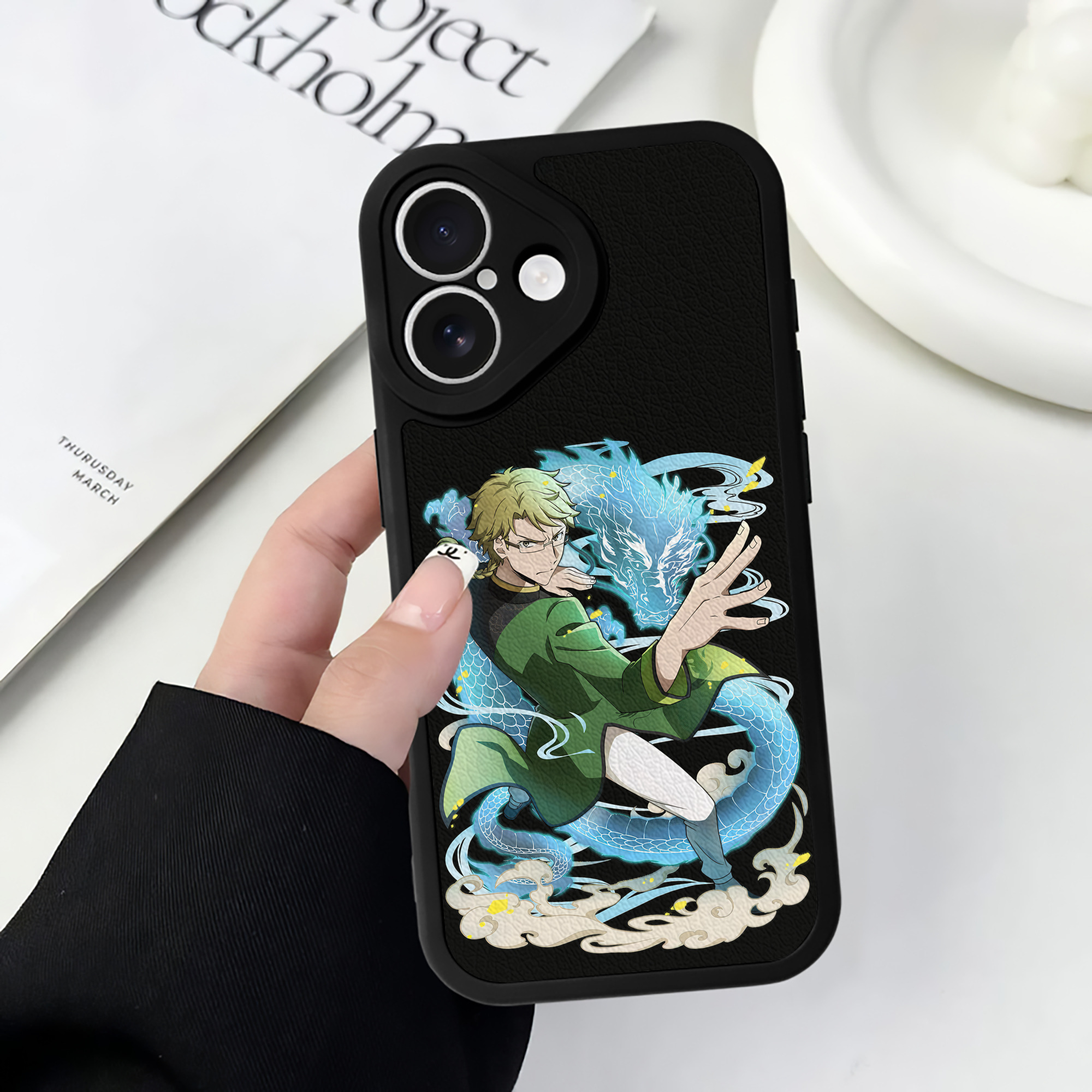（画像用） 文豪ストレイドッグス Bungo Stray Dogs 【iPhone 16シリーズ対応】シリコンスマホケース（レザー調） 材質：シリコン